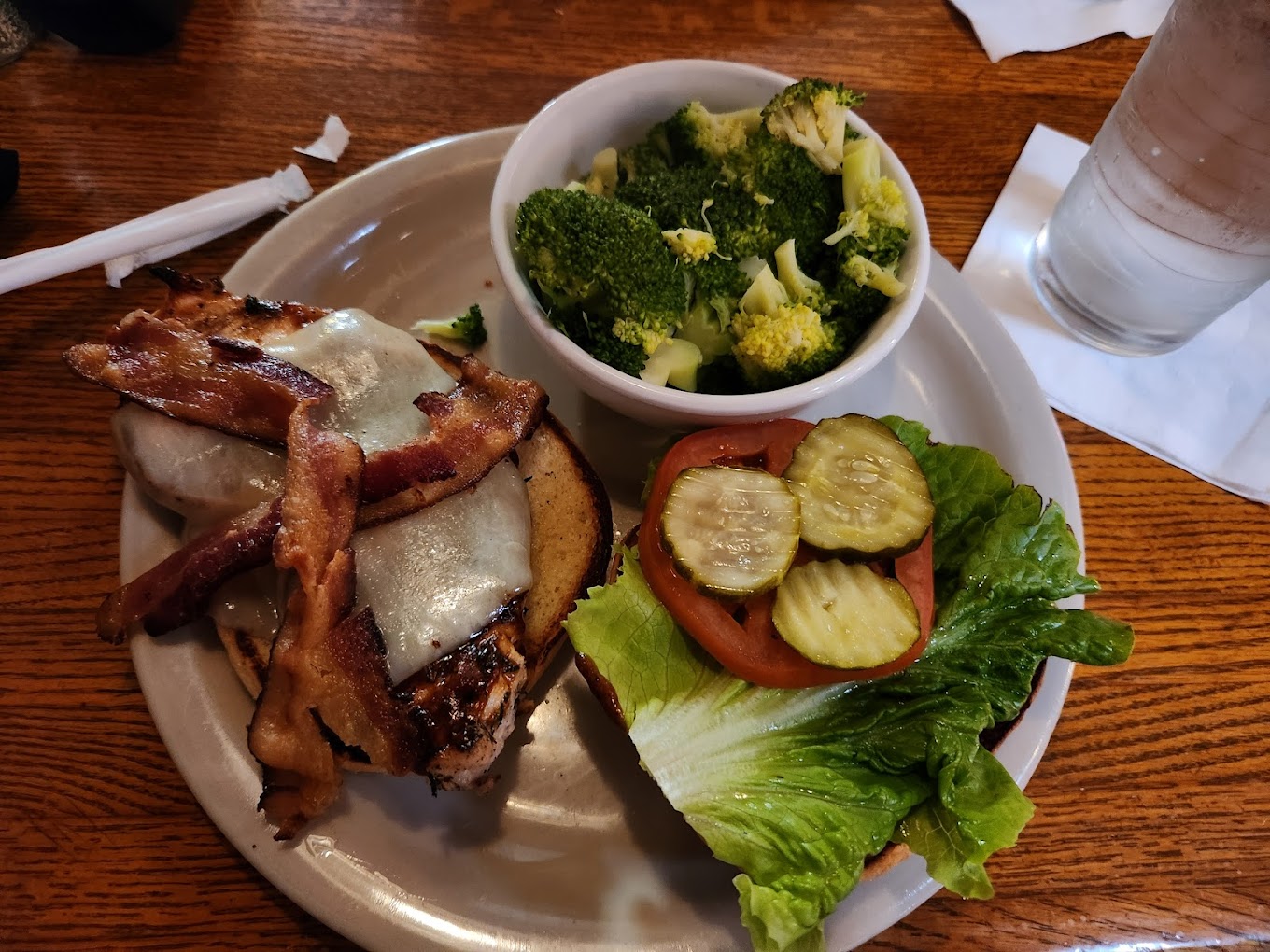 Rafferty's Restaurant: Your Go-To Spot for Burgers and Steaks in Bowling Green